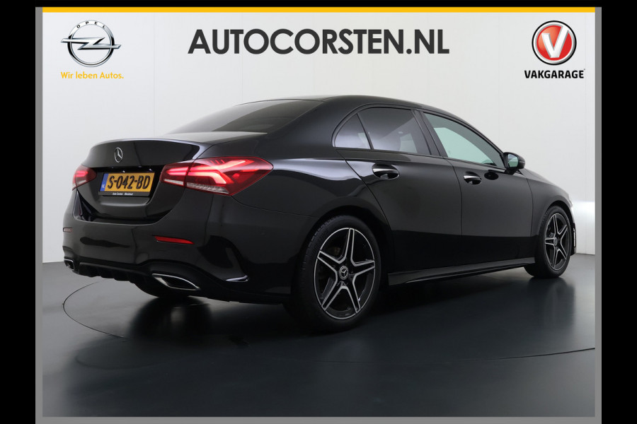 Mercedes-Benz A-Klasse 180 AUT-7 AMG Line Night Premium Stoelverwarming Camera Apple Carplay Android Auto Navi Ecc Keyless-go Pdc Cruise Control Regensensor Privacy Glas Led-High Performance Isofix Bluetooth DAB 1e Eigenaar Origineel Nederlandse Auto