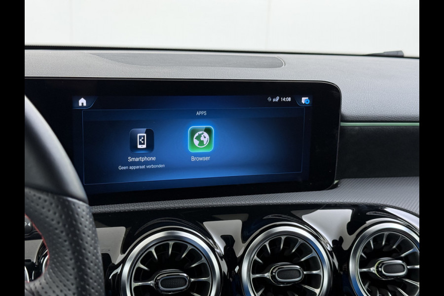 Mercedes-Benz A-Klasse 180 AUT-7 AMG Line Night Premium Stoelverwarming Camera Apple Carplay Android Auto Navi Ecc Keyless-go Pdc Cruise Control Regensensor Privacy Glas Led-High Performance Isofix Bluetooth DAB 1e Eigenaar Origineel Nederlandse Auto