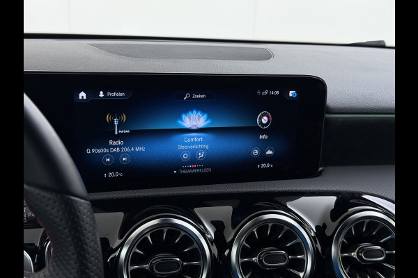 Mercedes-Benz A-Klasse 180 AUT-7 AMG Line Night Premium Stoelverwarming Camera Apple Carplay Android Auto Navi Ecc Keyless-go Pdc Cruise Control Regensensor Privacy Glas Led-High Performance Isofix Bluetooth DAB 1e Eigenaar Origineel Nederlandse Auto