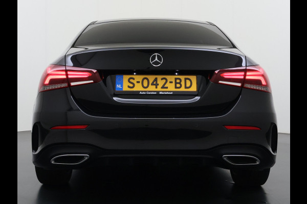 Mercedes-Benz A-Klasse 180 AUT-7 AMG Line Night Premium Stoelverwarming Camera Apple Carplay Android Auto Navi Ecc Keyless-go Pdc Cruise Control Regensensor Privacy Glas Led-High Performance Isofix Bluetooth DAB 1e Eigenaar Origineel Nederlandse Auto