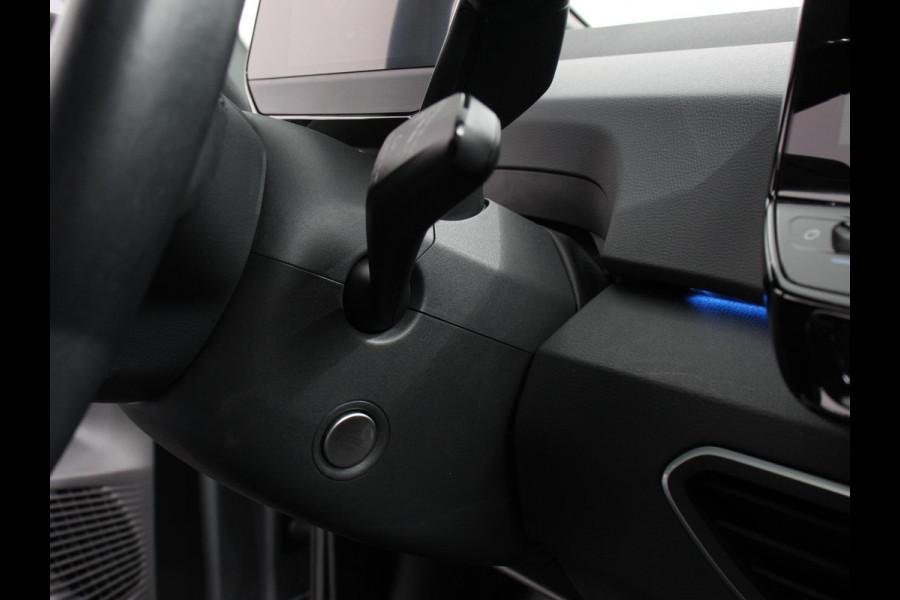 Volkswagen ID.3 Pro 58 kWh SOH 92% Navigatie Apple CarPlay Android Auto Parkeerhulp Adaptive Cruise Control Stoel- en stuurverwarming Full Led Climate Control Lichtmetalen velgen