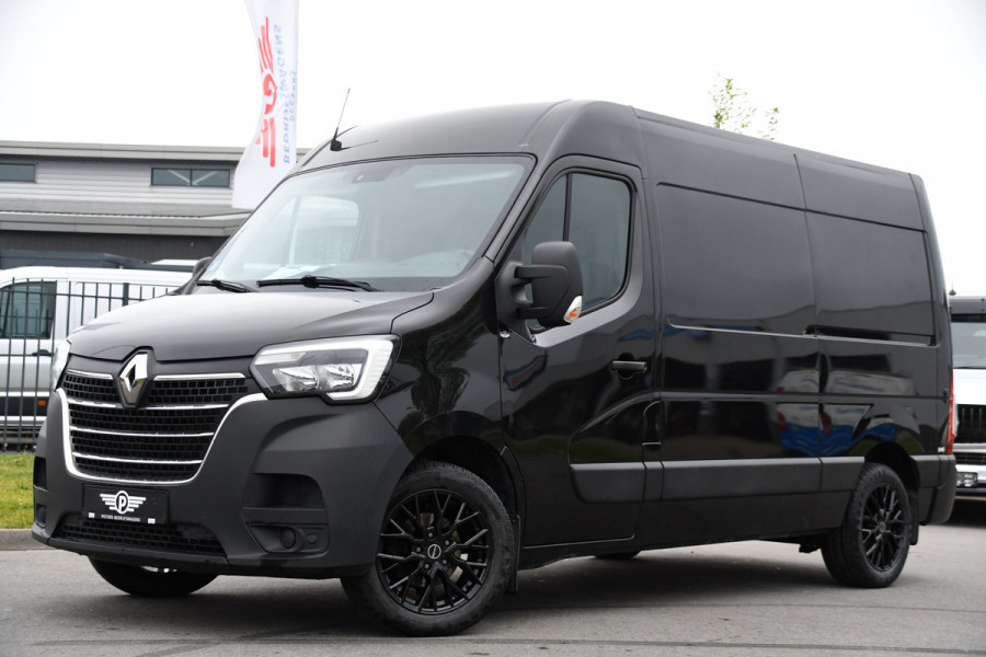 Renault Master T35 2.3 dCi 150 L2H2 Black Edition Cruise, Camera, Carplay, 136pk, Automaat Multimedia, LED, NAVI, Trekhaak, Uniek!