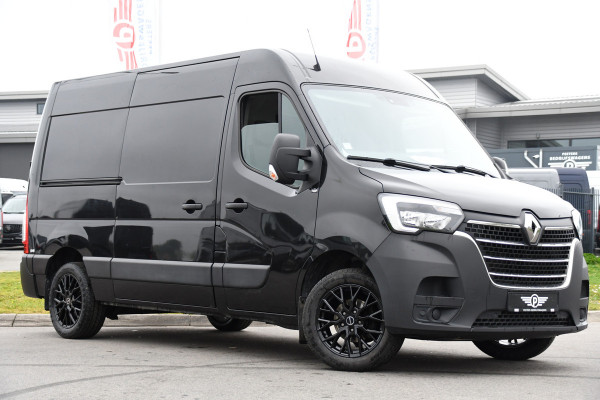Renault Master T35 2.3 dCi 150 L2H2 Black Edition Cruise, Camera, Carplay, 136pk, Automaat Multimedia, LED, NAVI, Trekhaak, Uniek!