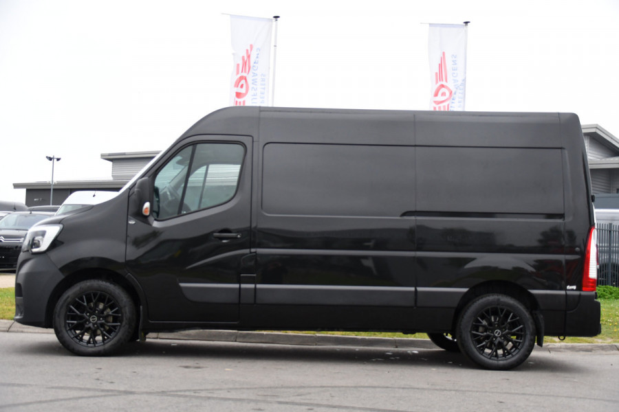 Renault Master T35 2.3 dCi 150 L2H2 Black Edition Cruise, Camera, Carplay, 136pk, Automaat Multimedia, LED, NAVI, Trekhaak, Uniek!