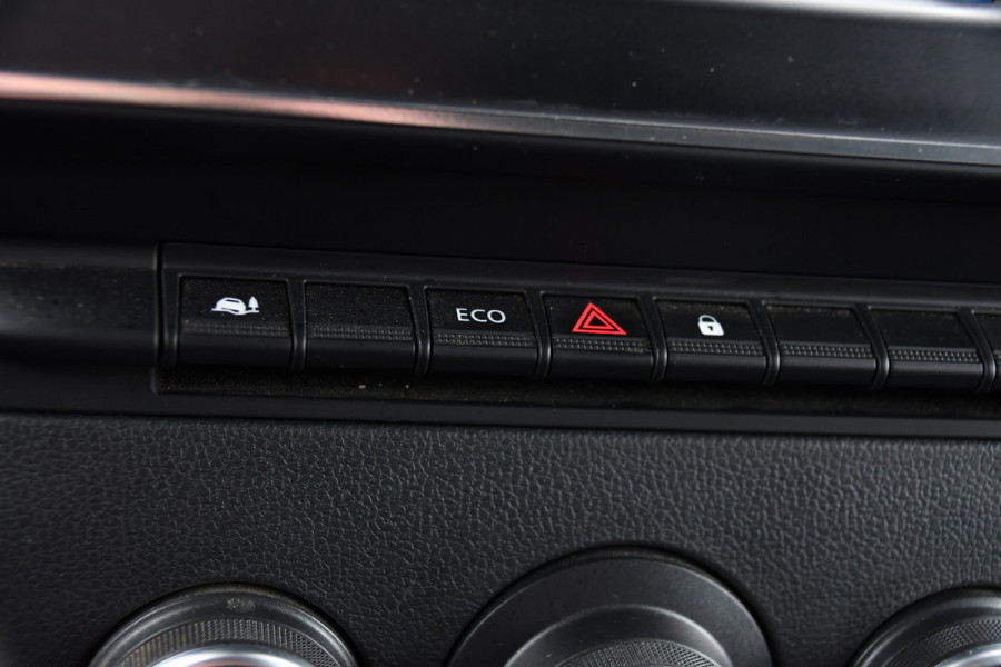 Renault Master T35 2.3 dCi 150 L2H2 Black Edition Cruise, Camera, Carplay, 136pk, Automaat Multimedia, LED, NAVI, Trekhaak, Uniek!