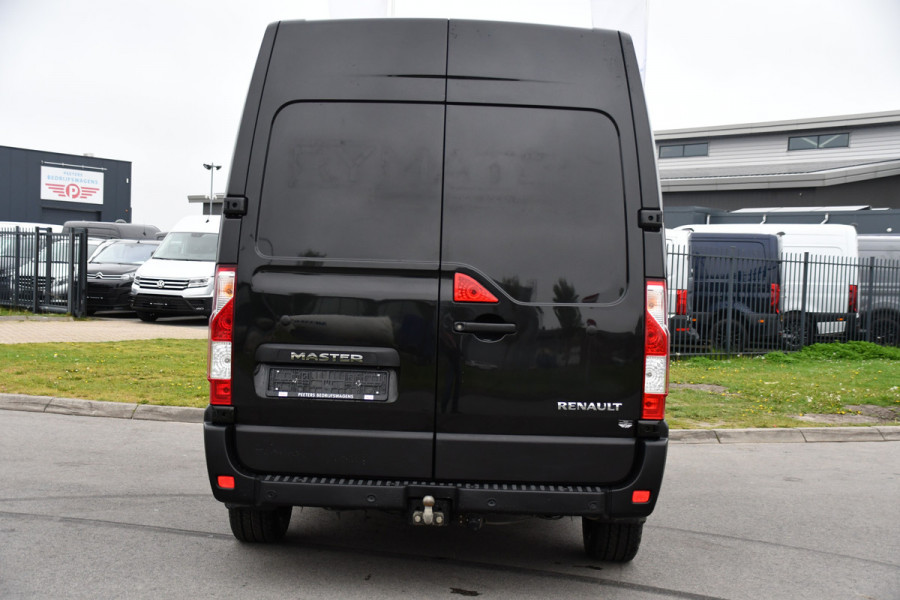 Renault Master T35 2.3 dCi 150 L2H2 Black Edition Cruise, Camera, Carplay, 136pk, Automaat Multimedia, LED, NAVI, Trekhaak, Uniek!