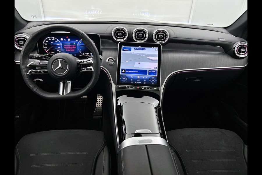 Mercedes-Benz GLC 300 e 4MATIC AMG Plug-In Hybride | AMG Premium Line | Night Pakket | Panoramadak | Digital Light | Memory Voorstoelen | 20 Inch AMG Velgen. Inclusief 24 maanden MB Certified garantie voor Europa.