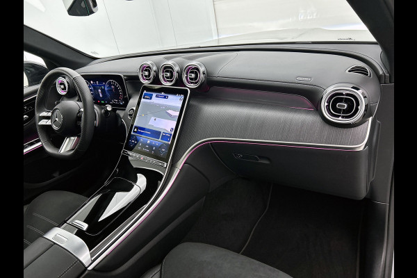 Mercedes-Benz GLC 300 e 4MATIC AMG Plug-In Hybride | AMG Premium Line | Night Pakket | Panoramadak | Digital Light | Memory Voorstoelen | 20 Inch AMG Velgen. Inclusief 24 maanden MB Certified garantie voor Europa.