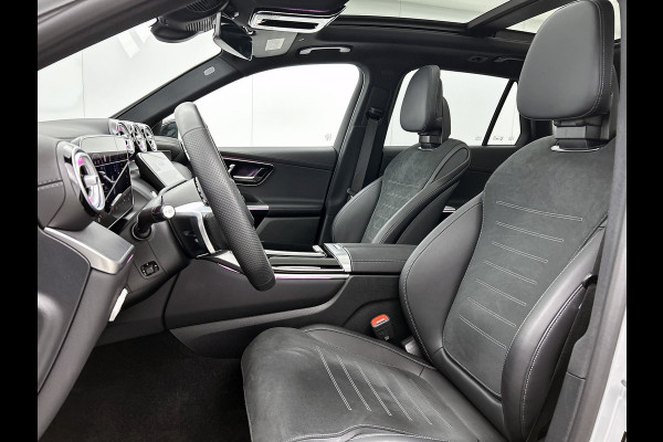 Mercedes-Benz GLC 300 e 4MATIC AMG Plug-In Hybride | AMG Premium Line | Night Pakket | Panoramadak | Digital Light | Memory Voorstoelen | 20 Inch AMG Velgen. Inclusief 24 maanden MB Certified garantie voor Europa.