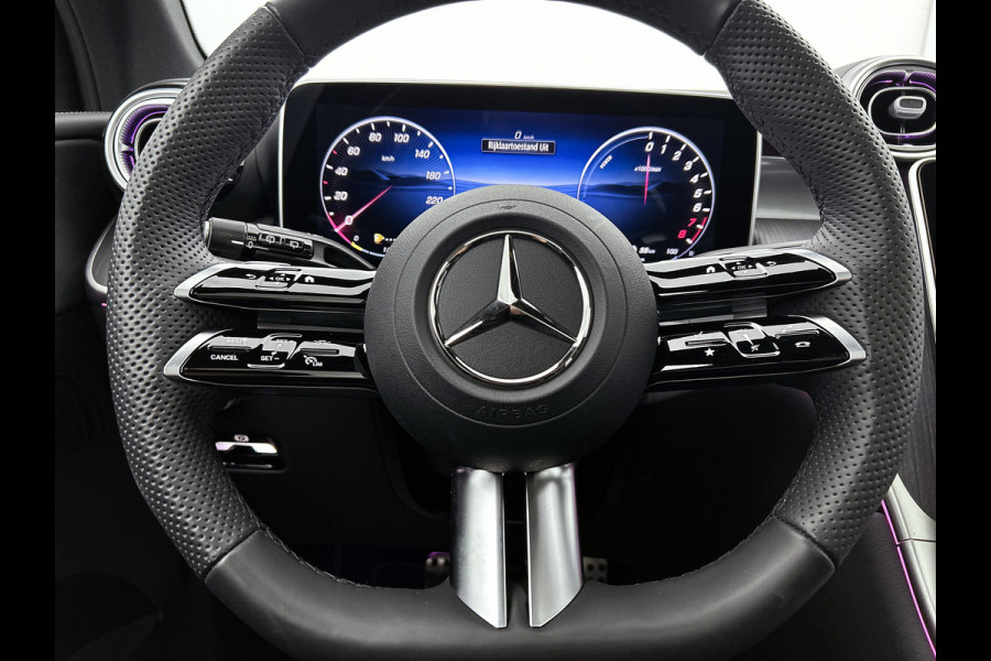 Mercedes-Benz GLC 300 e 4MATIC AMG Plug-In Hybride | AMG Premium Line | Night Pakket | Panoramadak | Digital Light | Memory Voorstoelen | 20 Inch AMG Velgen. Inclusief 24 maanden MB Certified garantie voor Europa.