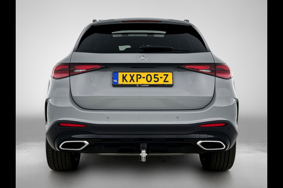 Mercedes-Benz GLC 300 e 4MATIC AMG Plug-In Hybride | AMG Premium Line | Night Pakket | Panoramadak | Digital Light | Memory Voorstoelen | 20 Inch AMG Velgen. Inclusief 24 maanden MB Certified garantie voor Europa.