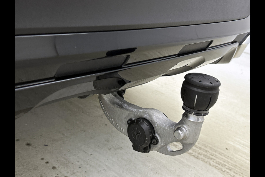 Mercedes-Benz GLC 300 e 4MATIC AMG Plug-In Hybride | AMG Premium Line | Night Pakket | Panoramadak | Digital Light | Memory Voorstoelen | 20 Inch AMG Velgen. Inclusief 24 maanden MB Certified garantie voor Europa.