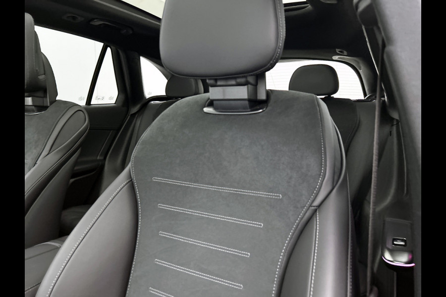 Mercedes-Benz GLC 300 e 4MATIC AMG Plug-In Hybride | AMG Premium Line | Night Pakket | Panoramadak | Digital Light | Memory Voorstoelen | 20 Inch AMG Velgen. Inclusief 24 maanden MB Certified garantie voor Europa.
