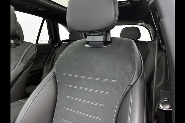 Mercedes-Benz GLC 300 e 4MATIC AMG Plug-In Hybride | AMG Premium Line | Night Pakket | Panoramadak | Digital Light | Memory Voorstoelen | 20 Inch AMG Velgen. Inclusief 24 maanden MB Certified garantie voor Europa.