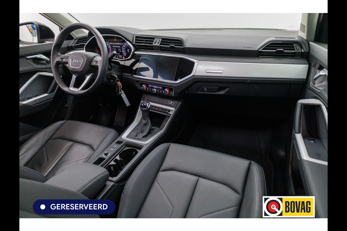 Audi Q3 Sportback 35 TFSI Edition 150 PK | NL Auto | Panoramadak | Leer | 360 camera | El. achterklep Stoelverwarming, Navigatie, App-connect, Lane assist, Cruise, Led verlichting, Regensensor