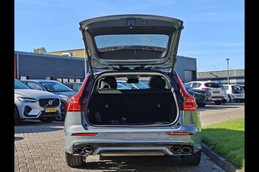 Volvo V60 T6 Plug-in hybrid AWD Ultimate Dark | 19" polestar velgen | Heico eindstuk uitlaat | Styling kit | HUD | Ventilatie + Massage stoelen | Panorama dak