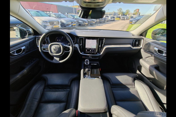 Volvo V60 T6 Plug-in hybrid AWD Ultimate Dark | 19" polestar velgen | Heico eindstuk uitlaat | Styling kit | HUD | Ventilatie + Massage stoelen | Panorama dak