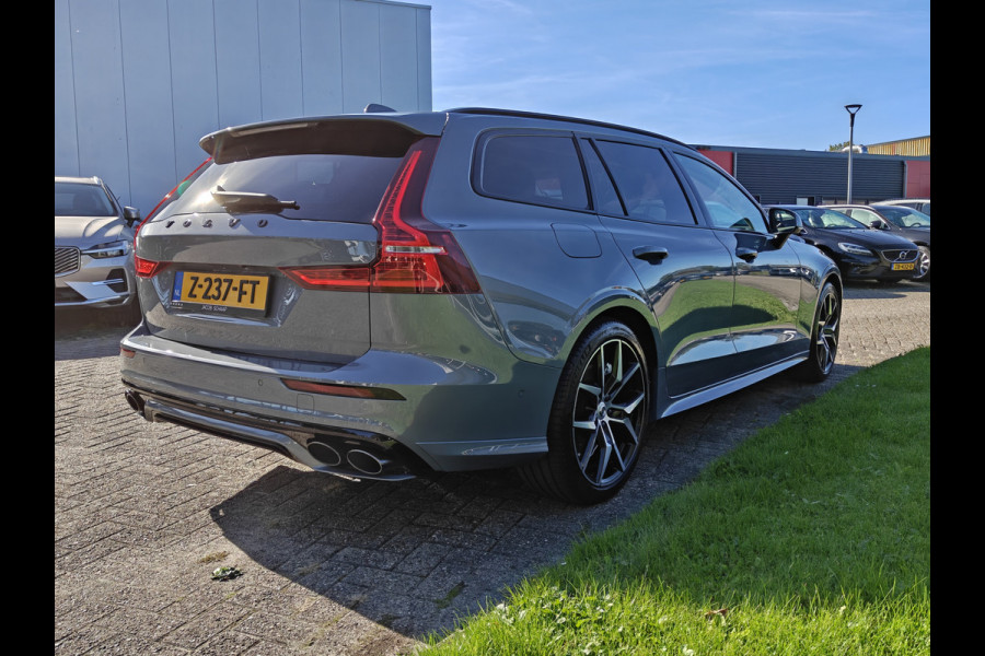 Volvo V60 T6 Plug-in hybrid AWD Ultimate Dark | 19" polestar velgen | Heico eindstuk uitlaat | Styling kit | HUD | Ventilatie + Massage stoelen | Panorama dak