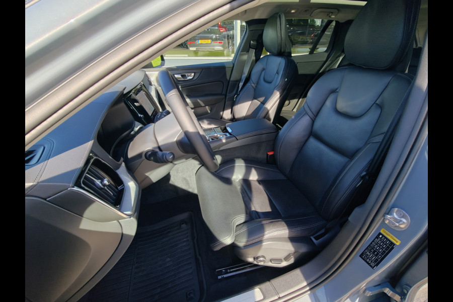 Volvo V60 T6 Plug-in hybrid AWD Ultimate Dark | 19" polestar velgen | Heico eindstuk uitlaat | Styling kit | HUD | Ventilatie + Massage stoelen | Panorama dak