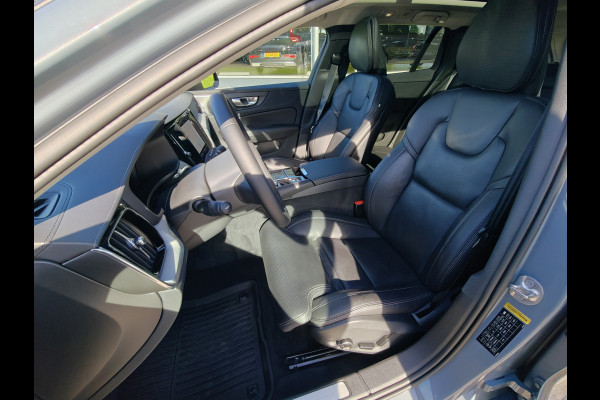 Volvo V60 T6 Plug-in hybrid AWD Ultimate Dark | 19" polestar velgen | Heico eindstuk uitlaat | Styling kit | HUD | Ventilatie + Massage stoelen | Panorama dak