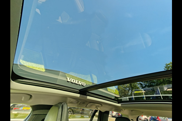 Volvo V60 T6 Plug-in hybrid AWD Ultimate Dark | 19" polestar velgen | Heico eindstuk uitlaat | Styling kit | HUD | Ventilatie + Massage stoelen | Panorama dak