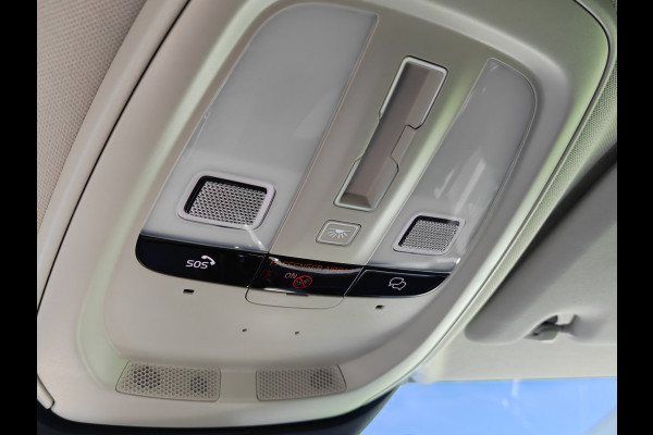 Volvo V60 T6 Plug-in hybrid AWD Ultimate Dark | 19" polestar velgen | Heico eindstuk uitlaat | Styling kit | HUD | Ventilatie + Massage stoelen | Panorama dak