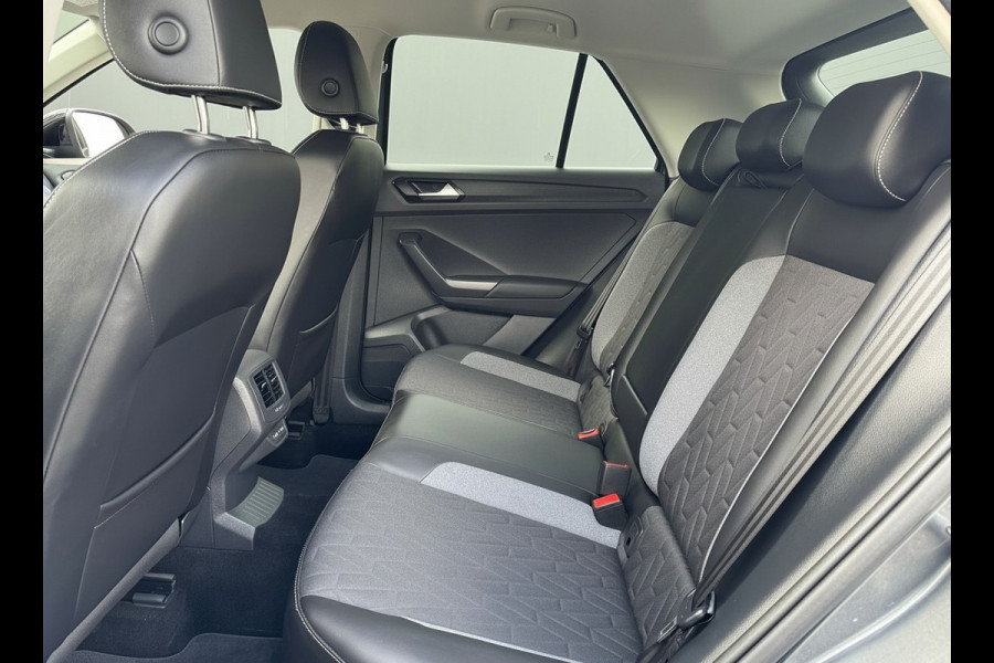 Volkswagen T-Roc TSI 115PK LIFE GOAL EDITION NAVI/CARPLAY/PDC