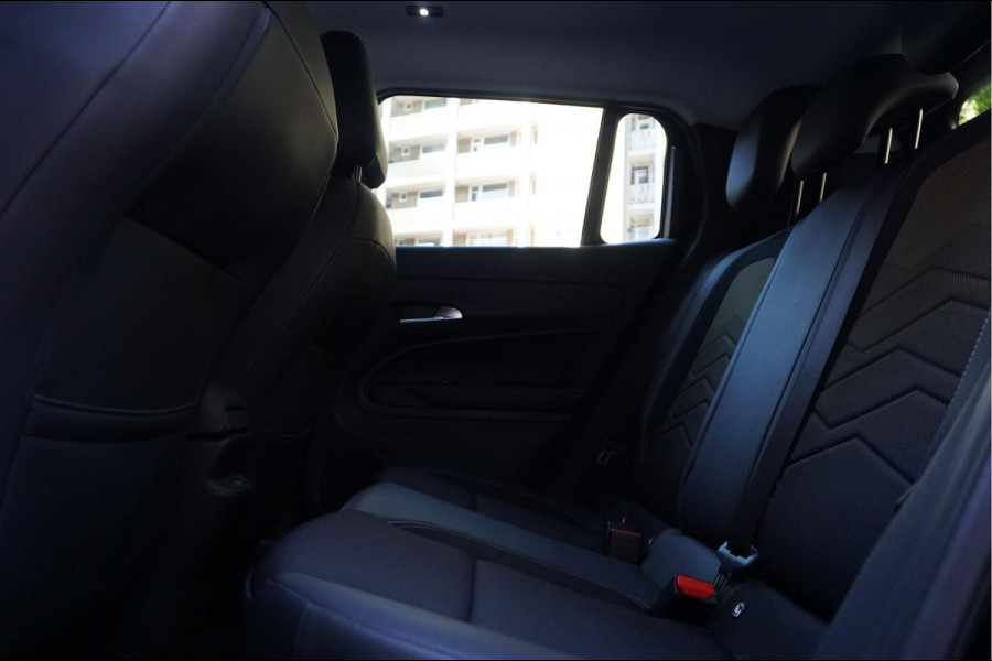 Jeep Avenger Black Edition 54 kWh | Sfeer | Apple | 360 | SOH 96,7 | Adaptive + lane | Navi | Stoelverwarming | NL auto
