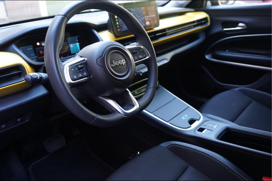 Jeep Avenger Black Edition 54 kWh | Sfeer | Apple | 360 | SOH 96,7 | Adaptive + lane | Navi | Stoelverwarming | NL auto