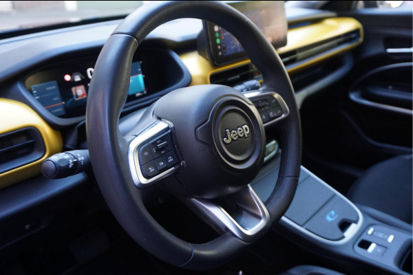 Jeep Avenger Black Edition 54 kWh | Sfeer | Apple | 360 | SOH 96,7 | Adaptive + lane | Navi | Stoelverwarming | NL auto