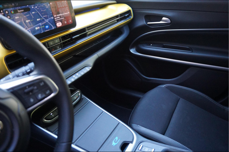 Jeep Avenger Black Edition 54 kWh | Sfeer | Apple | 360 | SOH 96,7 | Adaptive + lane | Navi | Stoelverwarming | NL auto