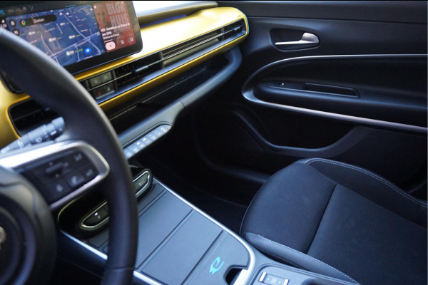 Jeep Avenger Black Edition 54 kWh | Sfeer | Apple | 360 | SOH 96,7 | Adaptive + lane | Navi | Stoelverwarming | NL auto