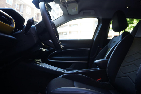 Jeep Avenger Black Edition 54 kWh | Sfeer | Apple | 360 | SOH 96,7 | Adaptive + lane | Navi | Stoelverwarming | NL auto