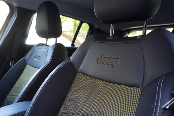Jeep Avenger Black Edition 54 kWh | Sfeer | Apple | 360 | SOH 96,7 | Adaptive + lane | Navi | Stoelverwarming | NL auto