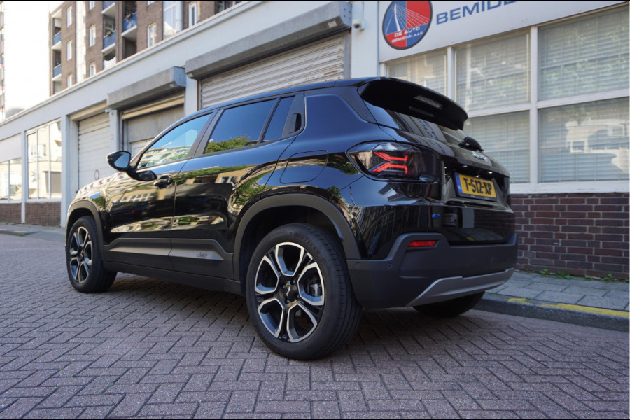 Jeep Avenger Black Edition 54 kWh | Sfeer | Apple | 360 | SOH 96,7 | Adaptive + lane | Navi | Stoelverwarming | NL auto