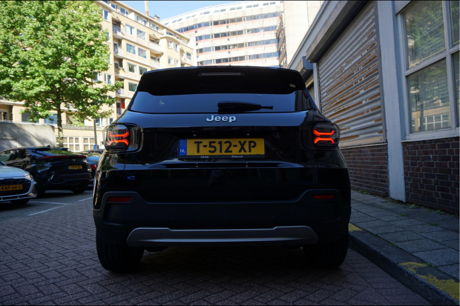 Jeep Avenger Black Edition 54 kWh | Sfeer | Apple | 360 | SOH 96,7 | Adaptive + lane | Navi | Stoelverwarming | NL auto
