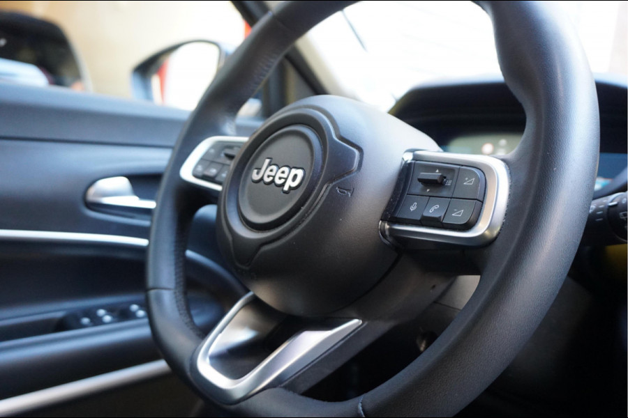 Jeep Avenger Black Edition 54 kWh | Sfeer | Apple | 360 | SOH 96,7 | Adaptive + lane | Navi | Stoelverwarming | NL auto