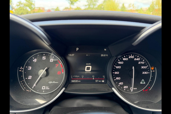 Alfa Romeo Giulia 2.9 V6 Quadrifoglio | 510PK | Carbon | Harman Kardon | Adaptive Cruise Control |Elektrisch Sportstoelen | Etc...