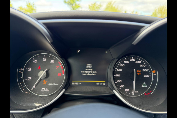 Alfa Romeo Giulia 2.9 V6 Quadrifoglio | 510PK | Carbon | Harman Kardon | Adaptive Cruise Control |Elektrisch Sportstoelen | Etc...