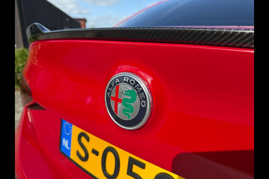 Alfa Romeo Giulia 2.9 V6 Quadrifoglio | 510PK | Carbon | Harman Kardon | Adaptive Cruise Control |Elektrisch Sportstoelen | Etc...