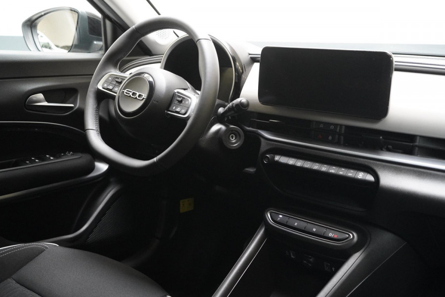Fiat 600 1.2 Hybrid Urban | Achteruitrijcamera | Carplay | Climate control | Cruise control | Parkeersensoren