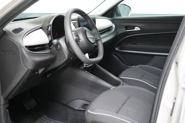 Fiat 600 1.2 Hybrid Urban | Achteruitrijcamera | Carplay | Climate control | Cruise control | Parkeersensoren