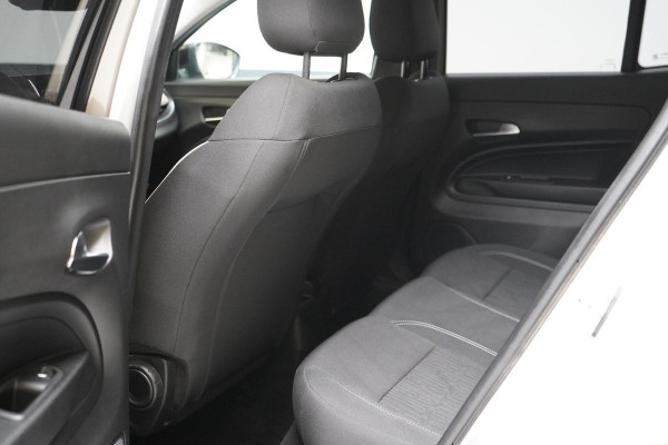 Fiat 600 1.2 Hybrid Urban | Achteruitrijcamera | Carplay | Climate control | Cruise control | Parkeersensoren