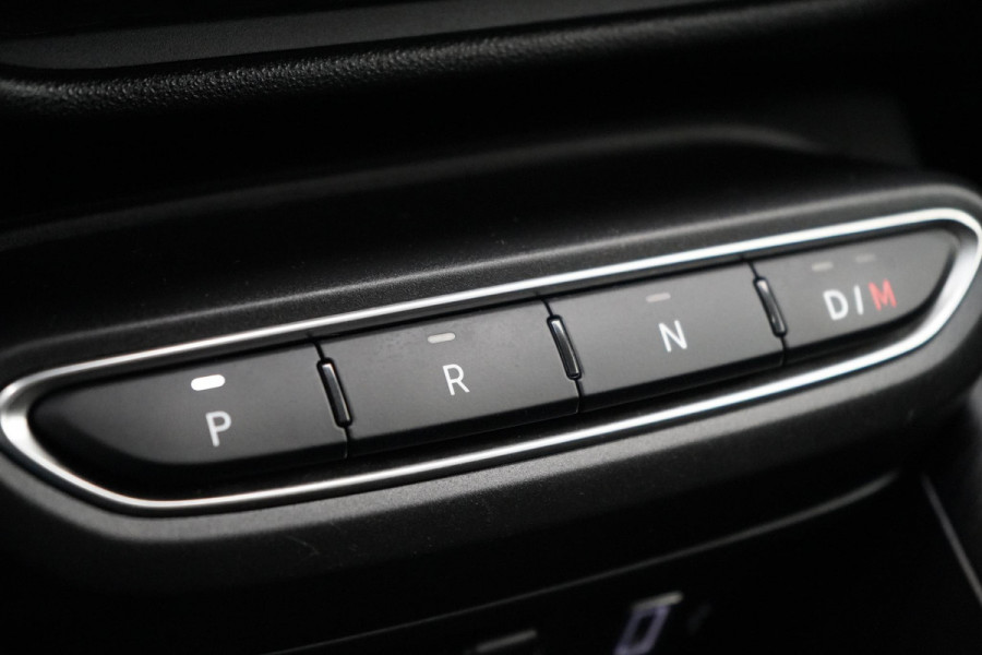 Fiat 600 1.2 Hybrid Urban | Achteruitrijcamera | Carplay | Climate control | Cruise control | Parkeersensoren