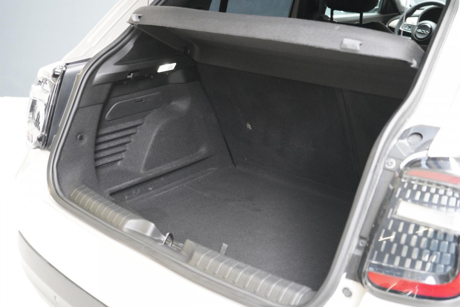 Fiat 600 1.2 Hybrid Urban | Achteruitrijcamera | Carplay | Climate control | Cruise control | Parkeersensoren