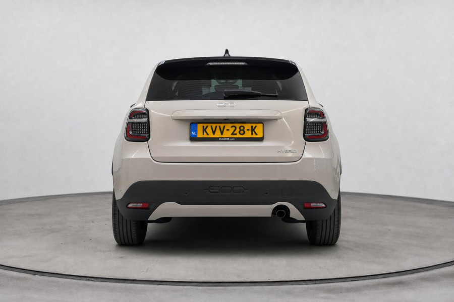 Fiat 600 1.2 Hybrid Urban | Achteruitrijcamera | Carplay | Climate control | Cruise control | Parkeersensoren