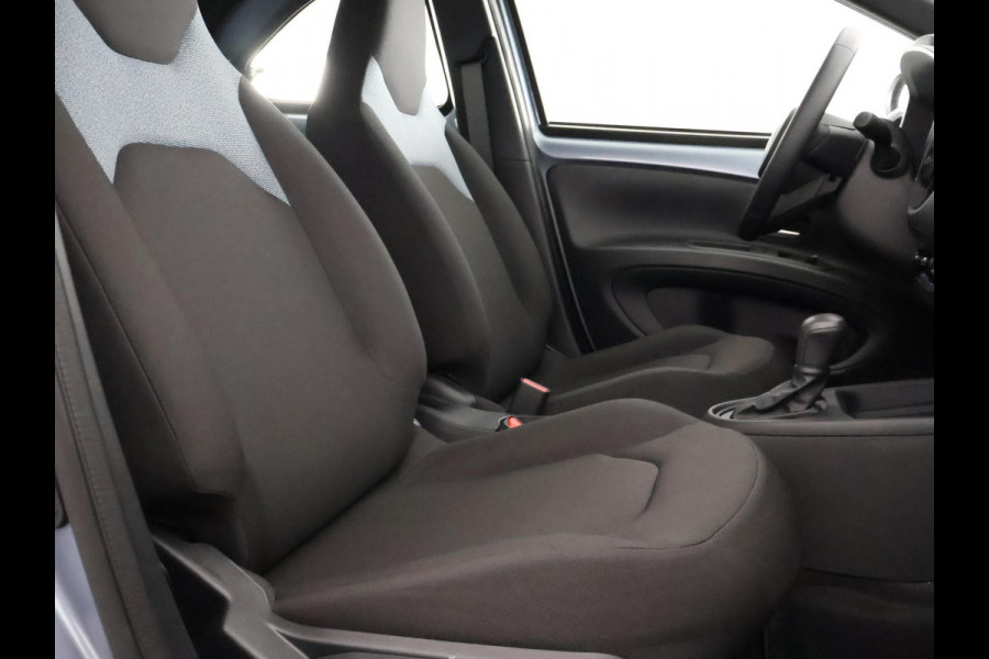 Toyota Aygo X Play | Stoelverwarming | Apple Carplay & AndroidAUTO | Camera |
