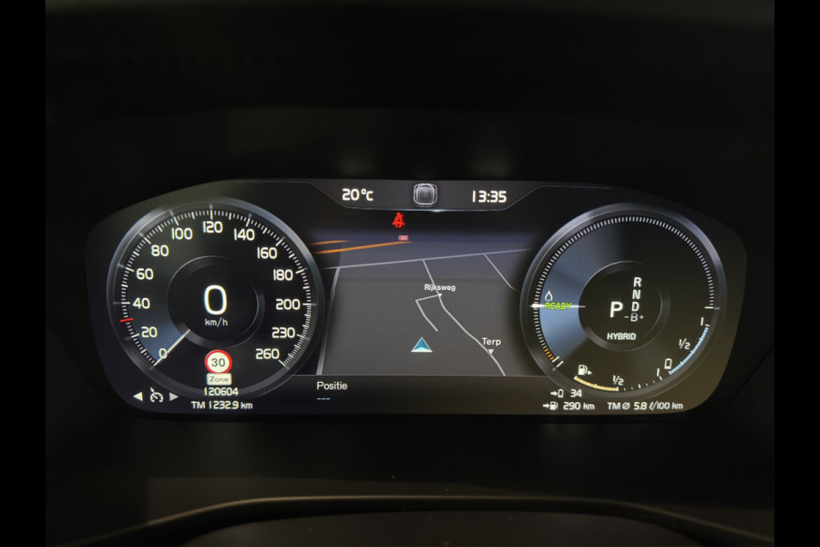 Volvo XC40 T4 Aut. Plug-in Hybrid Business Parkeercamera Panoramadak 211pk
