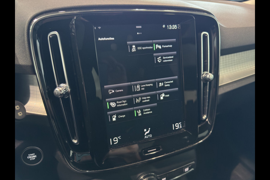 Volvo XC40 T4 Aut. Plug-in Hybrid Business Parkeercamera Panoramadak 211pk