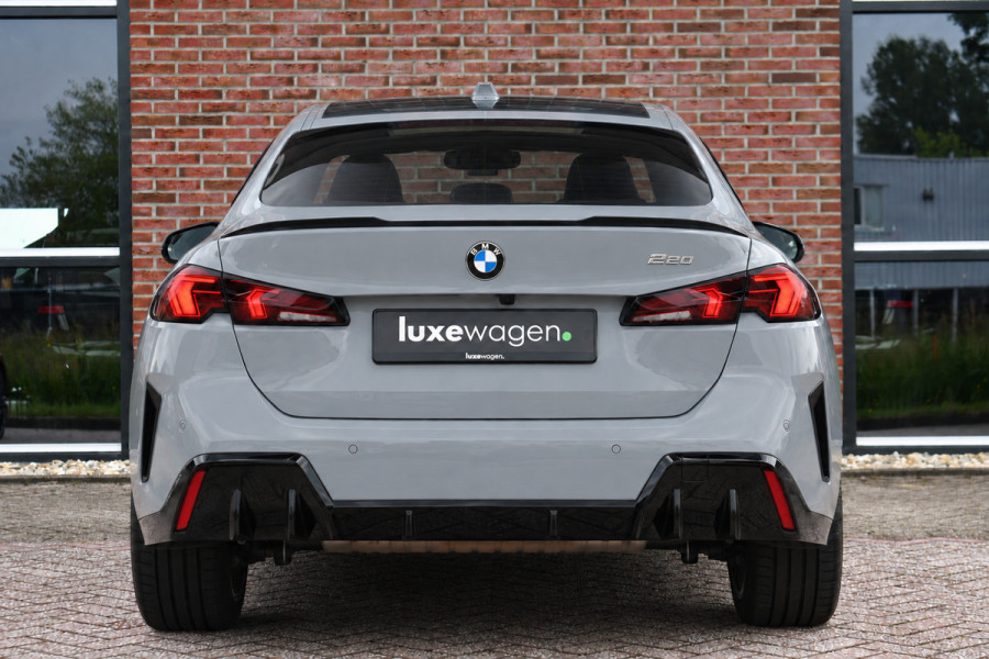 BMW 2 Serie Gran Coupé 220 M-Sport Pano ACC H/K E-zetels 360 HUD